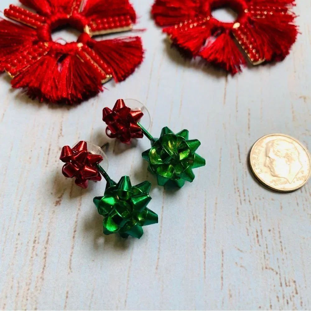 Red Green Holiday Earring Bundle‎ - Picture 2 of 4